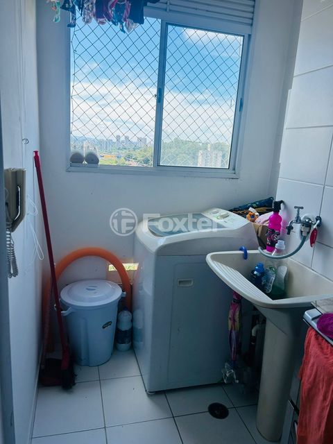 Image 7 - 881074