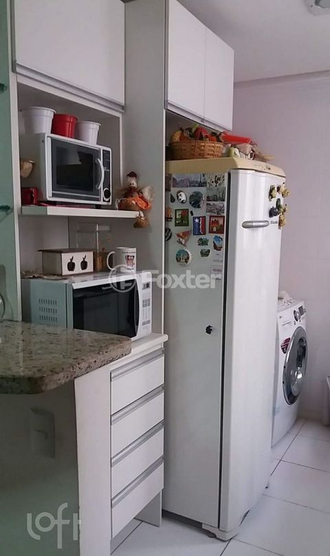 Image 4 - 881077