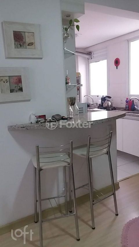 Image 7 - 881077