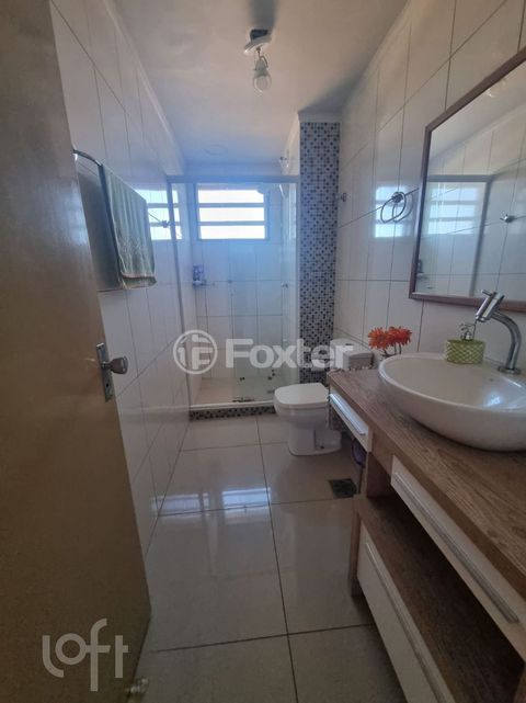 Image 8 - 881078