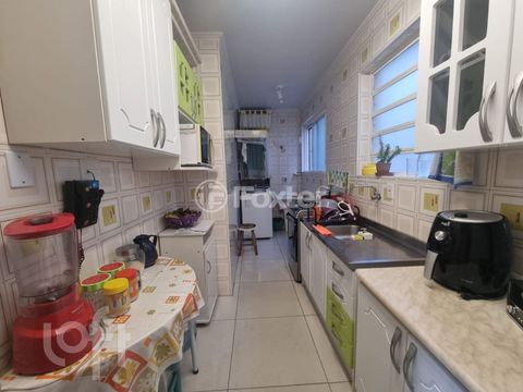 Image 4 - 881078