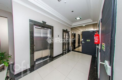Image 11 - 881091