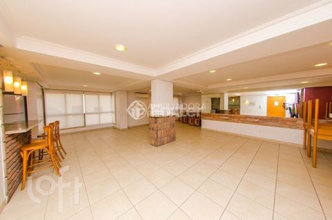Image 8 - 881091