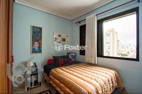Image 9 - 881102