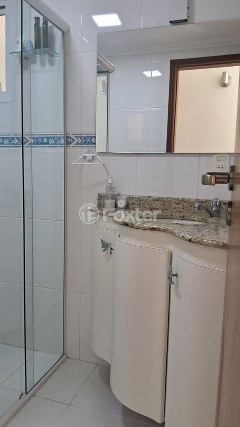 Image 7 - 881114