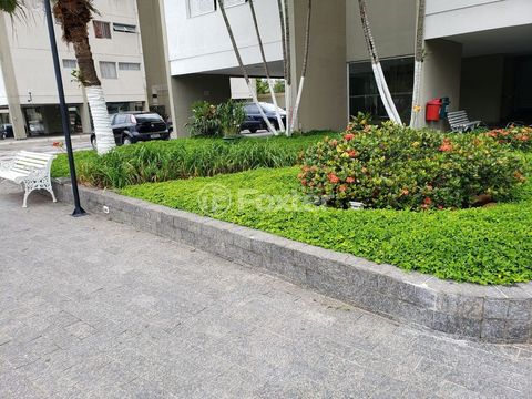 Image 10 - 881122