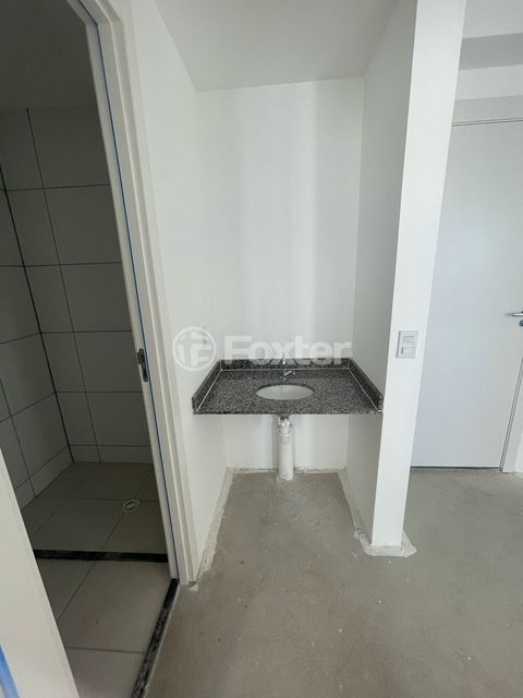 Image 8 - 881164