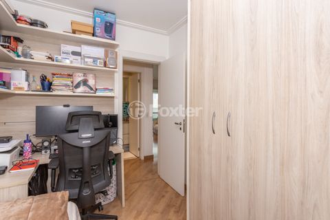 Image 10 - 881167