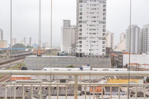 Image 13 - 881167