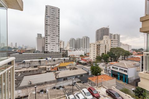 Image 18 - 881167