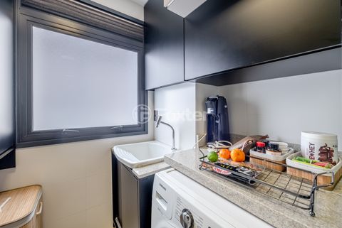 Image 19 - 881179
