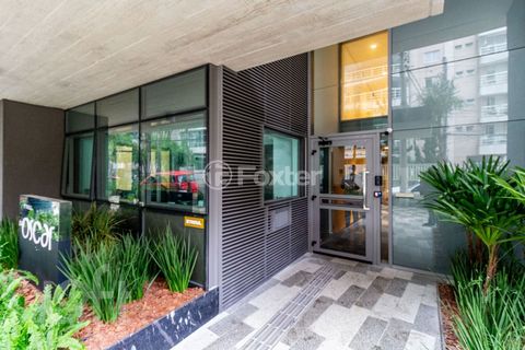 Image 7 - 881183