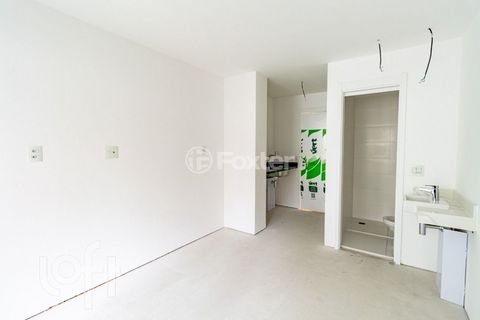 Image 1 - 881183