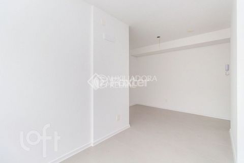 Image 9 - 881193