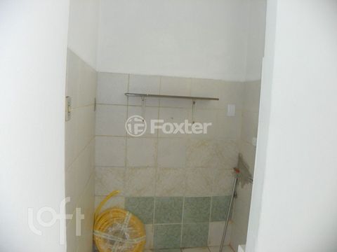 Image 11 - 881195