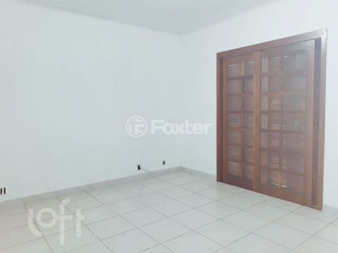 Image 7 - 881205