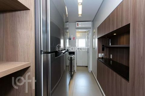 Image 7 - 881212