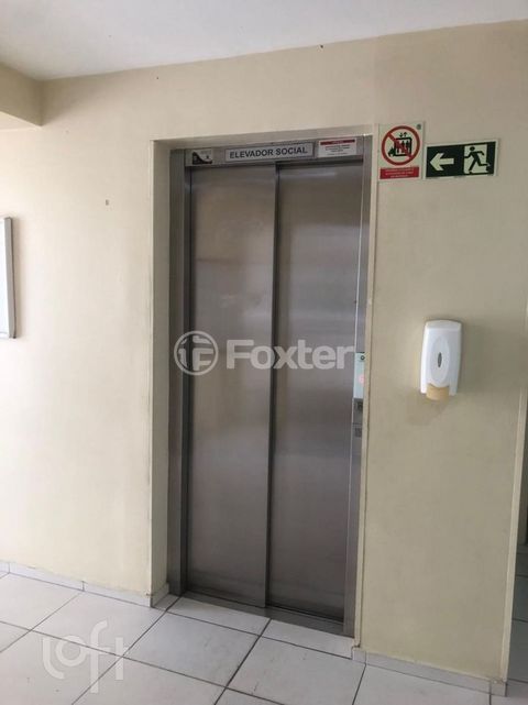 Image 1 - 881213