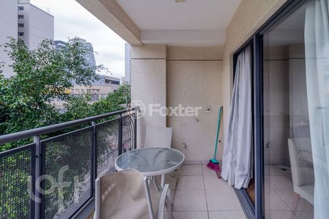Image 10 - 881214