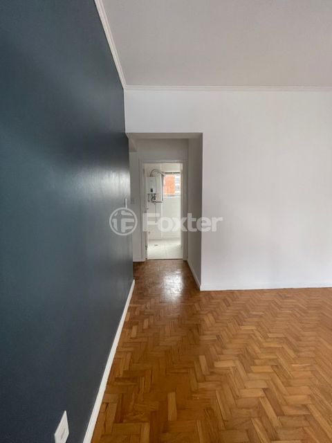 Image 2 - 881216