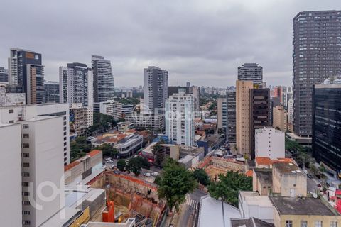 Image 15 - 881220