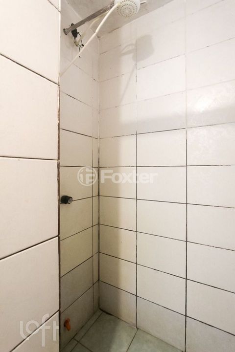 Image 8 - 881223