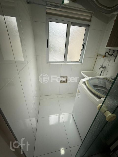 Image 7 - 881269