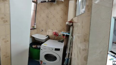 Image 8 - 881273