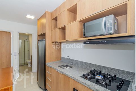 Image 6 - 881297