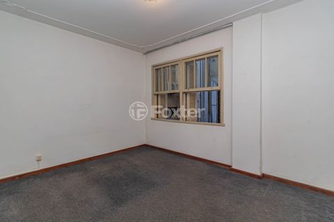 Image 7 - 881301