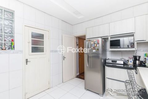 Image 3 - 881301