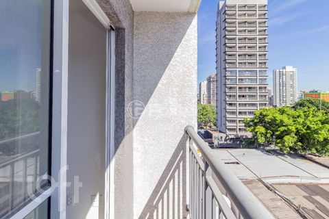 Image 3 - 881302