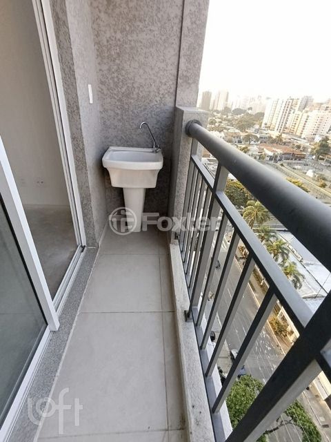 Image 1 - 881302