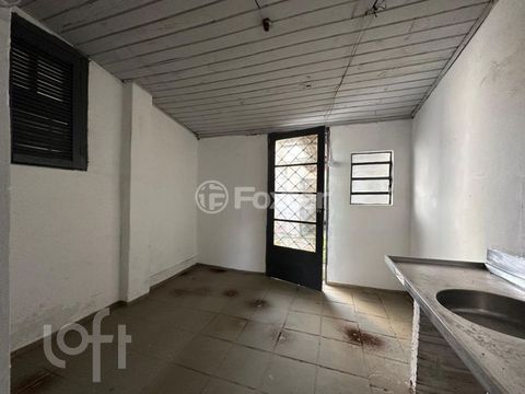 Image 7 - 881336
