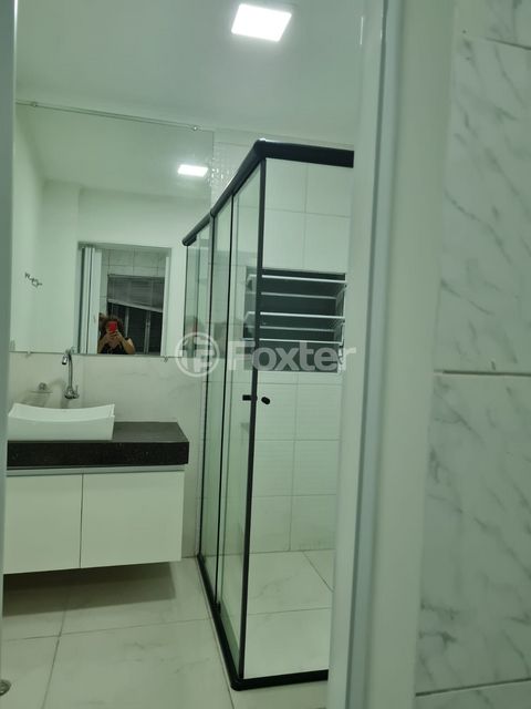Image 9 - 881339