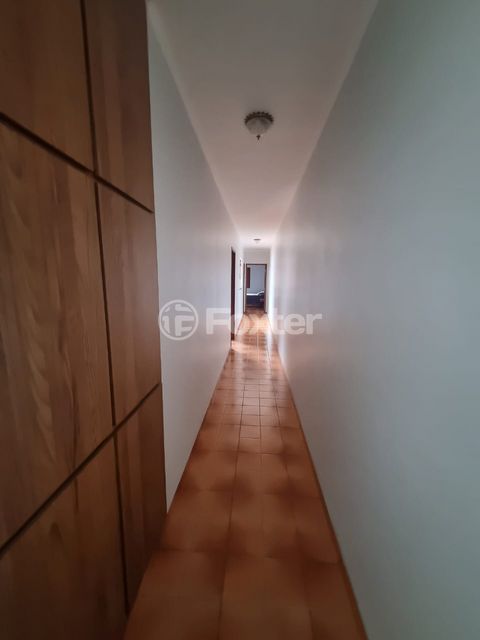 Image 4 - 881350