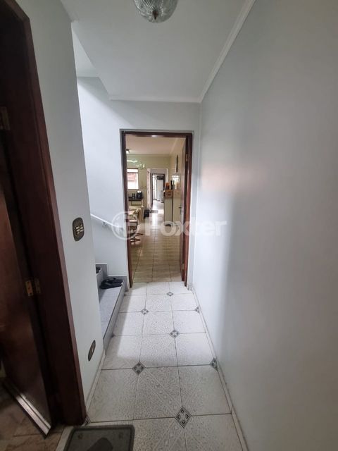 Image 5 - 881350