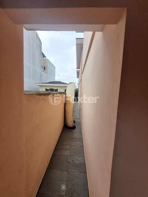 Image 3 - 881350