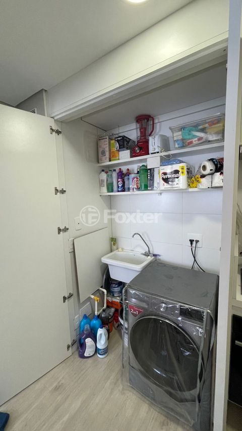 Image 9 - 881355