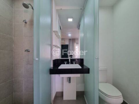 Image 5 - 881363