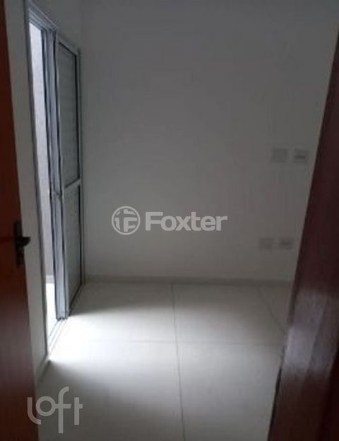 Image 5 - 881382