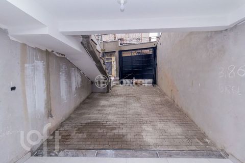 Image 19 - 881382