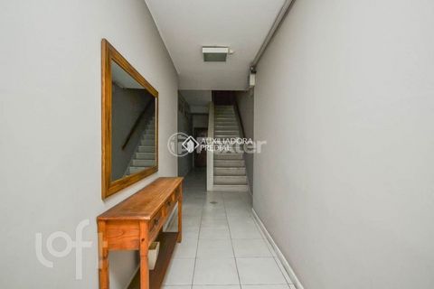 Image 15 - 881383