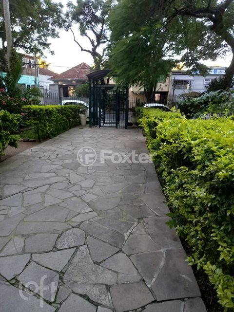 Image 4 - 881388