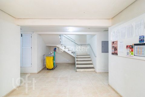 Image 19 - 881391