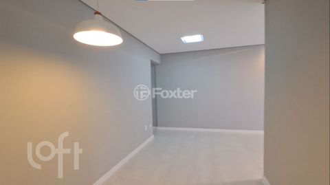 Image 3 - 881404