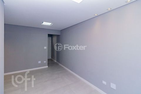 Image 3 - 881404