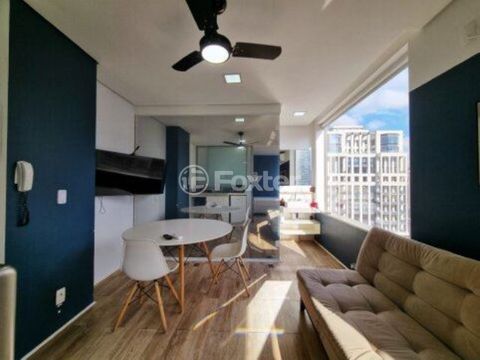 Image 3 - 881406