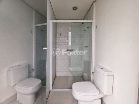 Image 7 - 881406