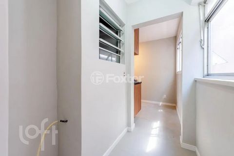 Image 8 - 881412